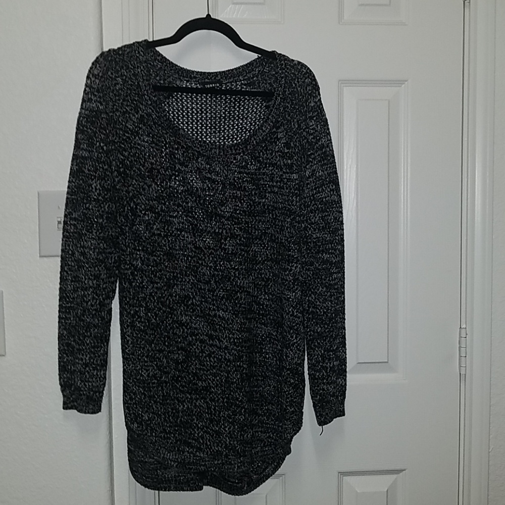 Knitted sweater only worn once, too small